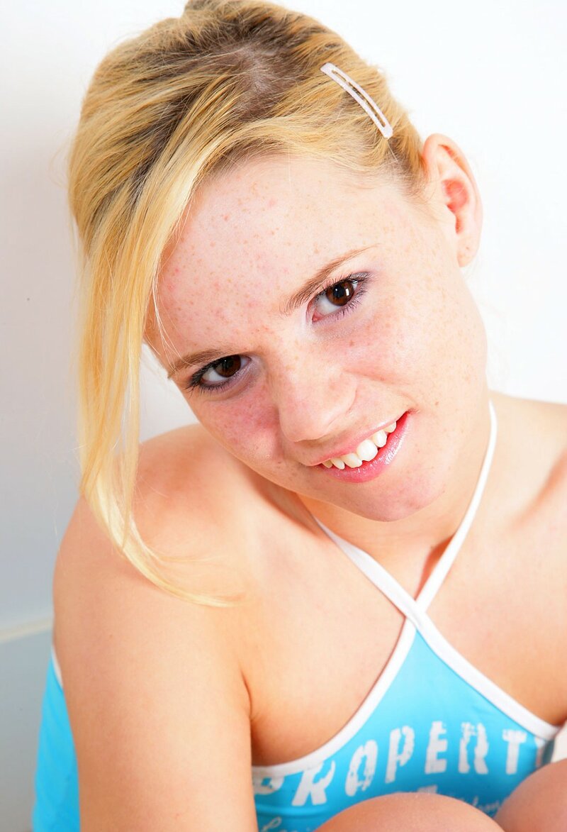 Еленочка, 19 лет, 2 размер груди